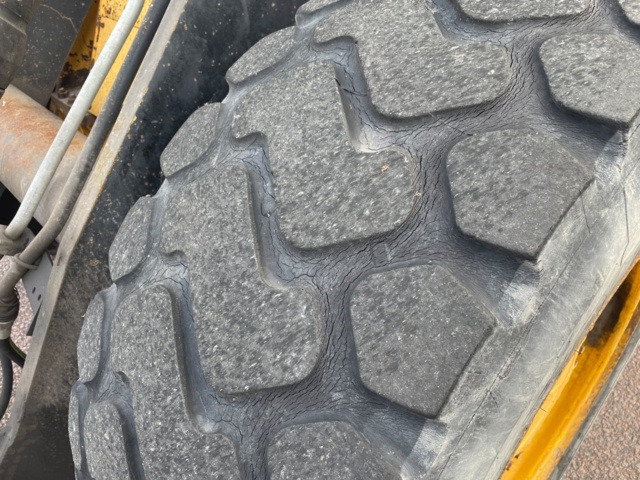 768183-23 Loader Volvo L70