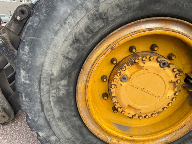 768183-25 Loader Volvo L70