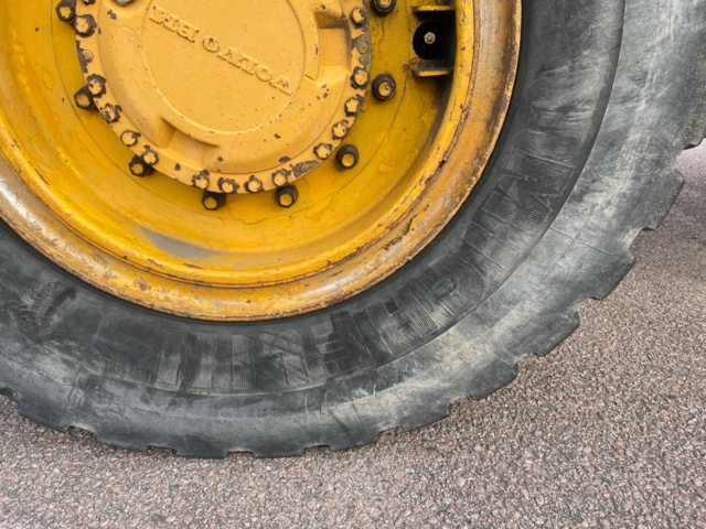 768183-26 Loader Volvo L70