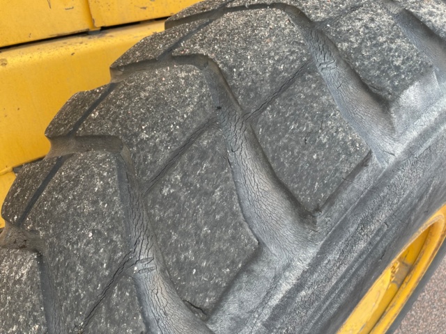 768183-33 Loader Volvo L70