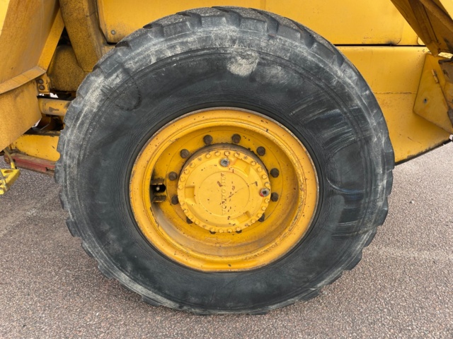 768183-35 Loader Volvo L70
