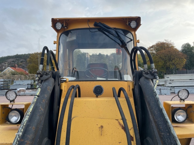 768183-52 Loader Volvo L70