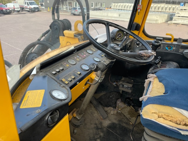 768183-55 Loader Volvo L70