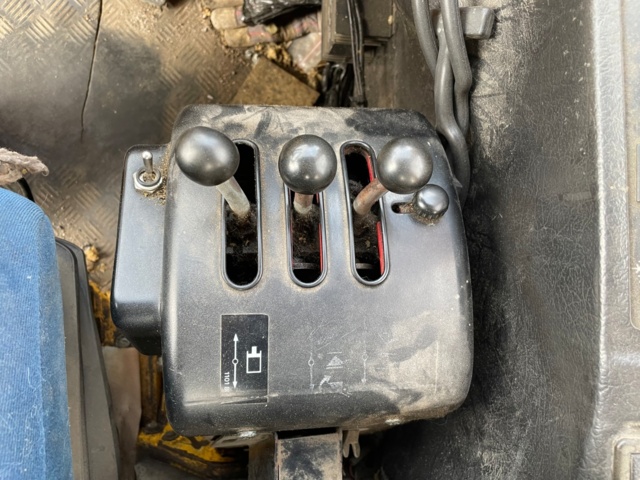 768183-58 Loader Volvo L70