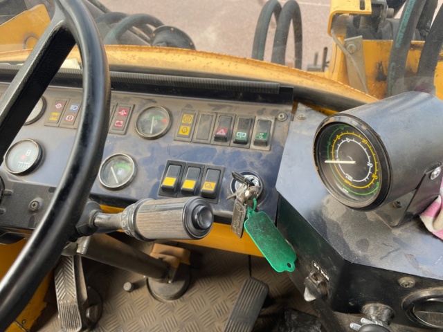 768183-61 Loader Volvo L70