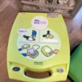 921290-2 Hjärtstartare och förstahjälpen-kit