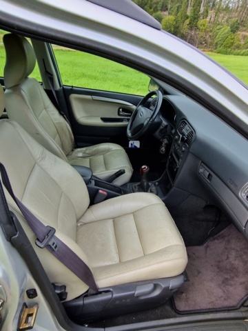 950732-27 Volvo V40 1.9 D -2004