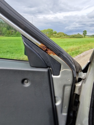 950732-33 Volvo V40 1.9 D -2004