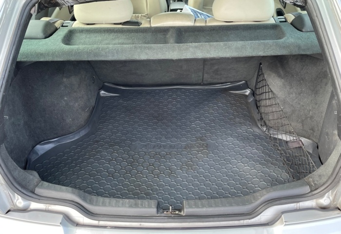 950732-35 Volvo V40 1.9 D -2004