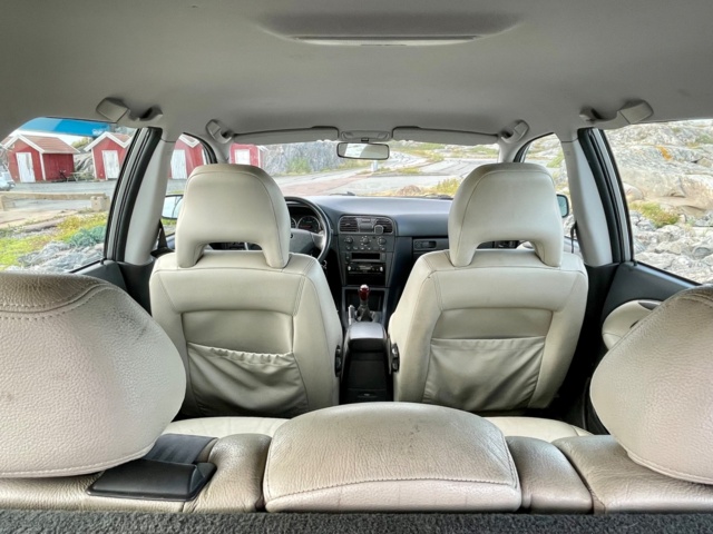 950732-34 Volvo V40 1.9 D -2004