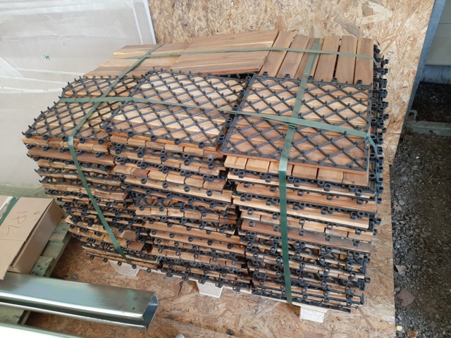 950733-2 Wooden pallet, 30x30 cm - approx. 20 sqm