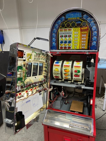 946421-4 Slot machine Silverball