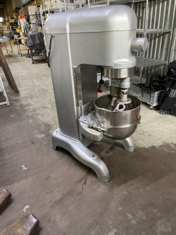686762-3 Hobart mixing machine 40 liters. Including hook, wing, whisk