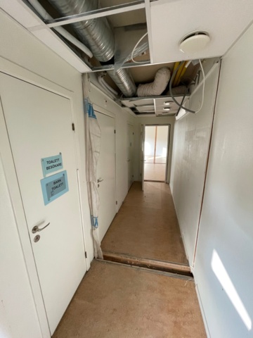 906970-24 20 husmoduler - fd. förskola t.o.m 2021, totalt ca 850 m2 i två plan
