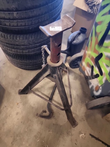 825086-1 Tractor jack / crowbar