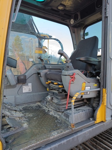 928435-89 Crawler excavator Volvo EC140BLC -2007