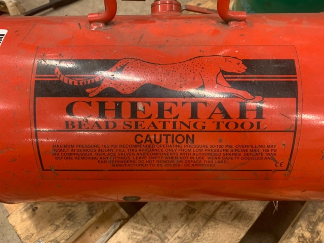 420915-2 "Cheetah bead seating tool" for truck tires etc