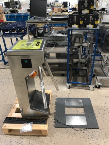 951346-1 ESD passage gate