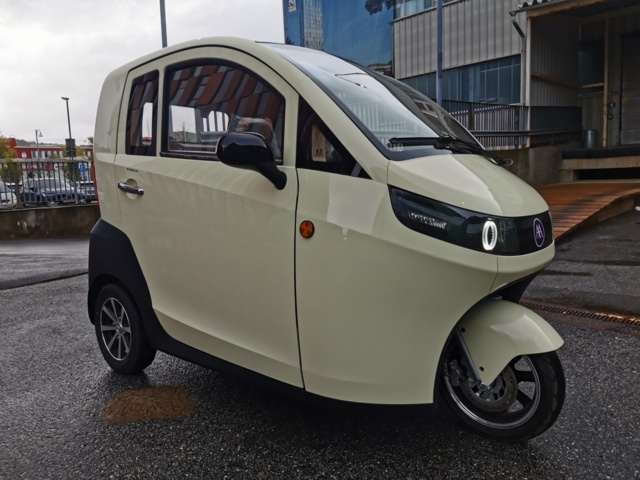 951129-6 Moped car Aima A380