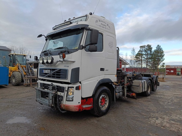 Load changer / Crane truck Volvo FH12 -2003 - PS Auction - We value the ...