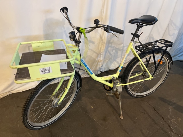 945947-1 Monark-cykel med fraktkorg