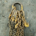 928507-4 Two lifting chains