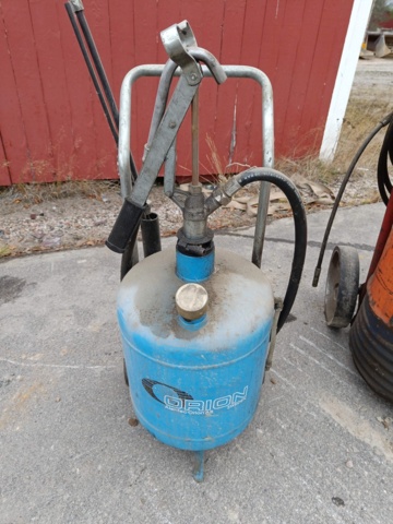 928543-4 Compressed air driven grease gun