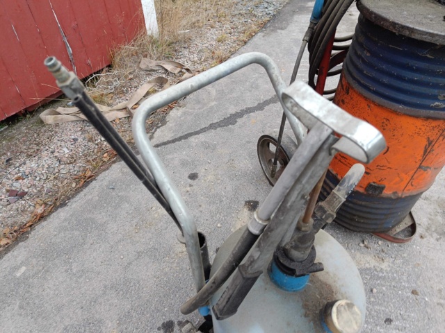 928543-7 Compressed air driven grease gun