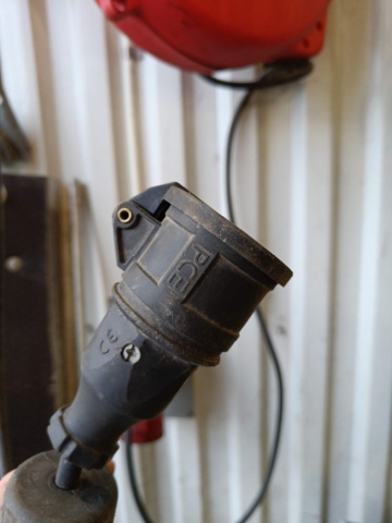 928544-4 Two wall-mounted cable winches