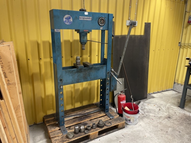 768410-4 Press Stenhøj 25 tons - 1986