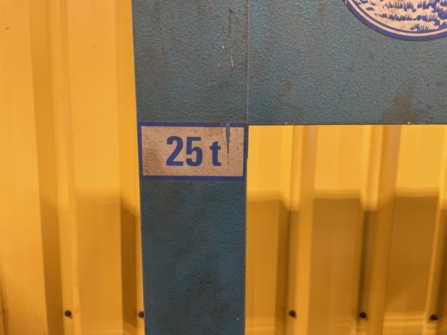 768410-3 Press Stenhøj 25 tons - 1986