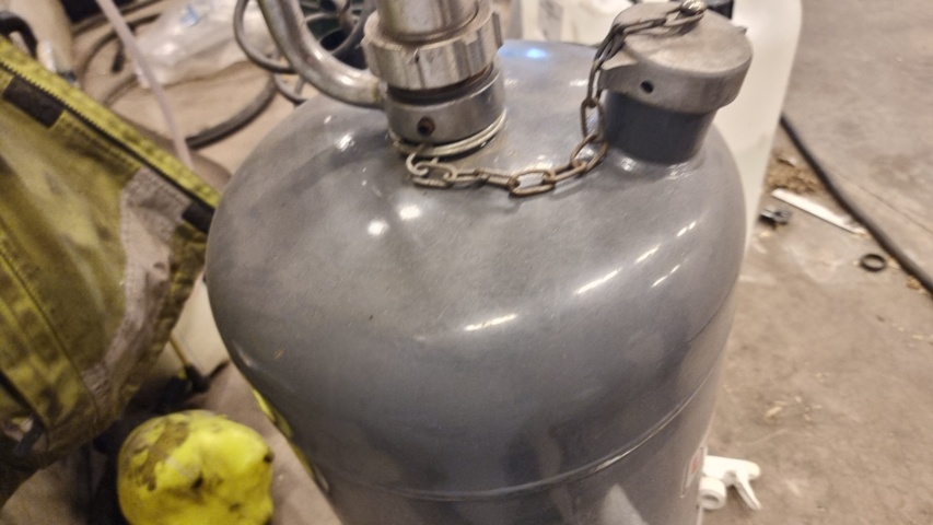 825073-3 Air pressure oil filler