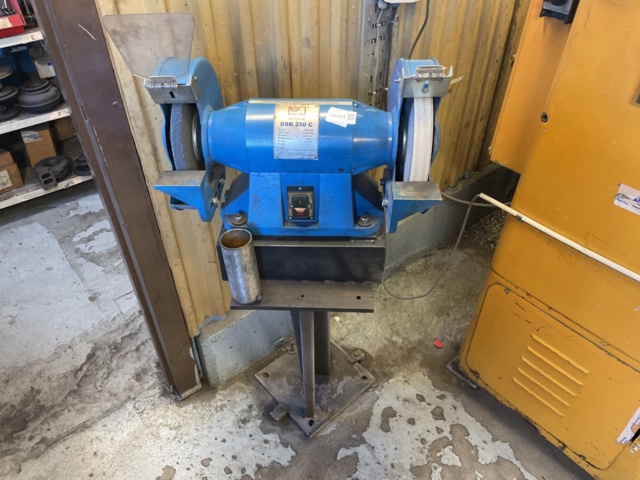 768342-7 Tool grinder Knuth DSB 250 C