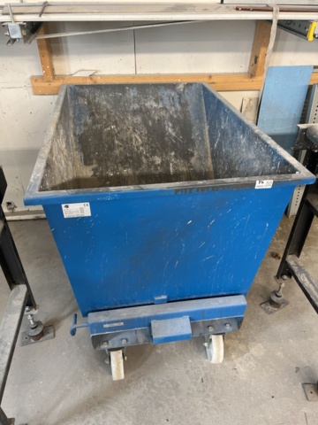 946027-1 Tipper container, AJ Products