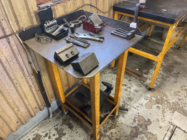 768339-1 Steel unloading table with accessories