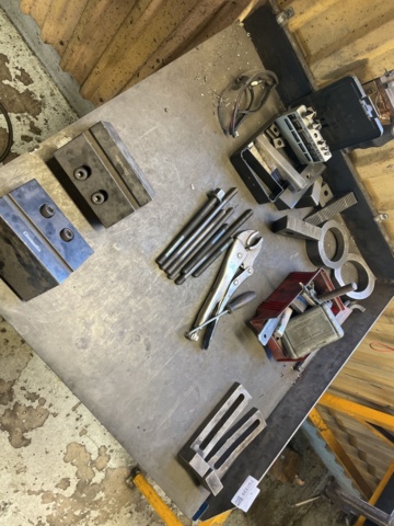 768339-3 Steel unloading table with accessories