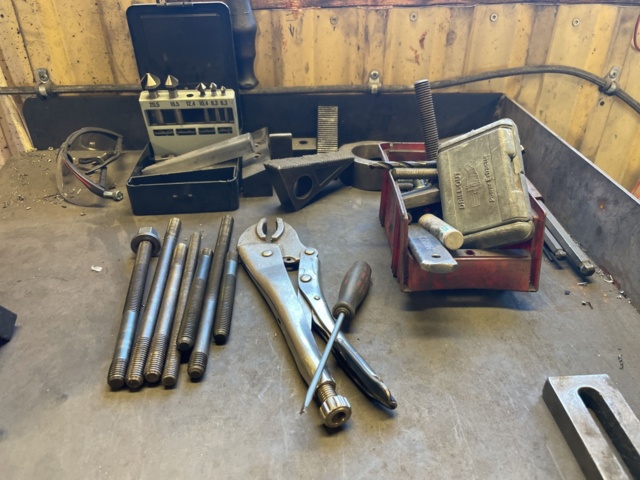 768339-4 Steel unloading table with accessories