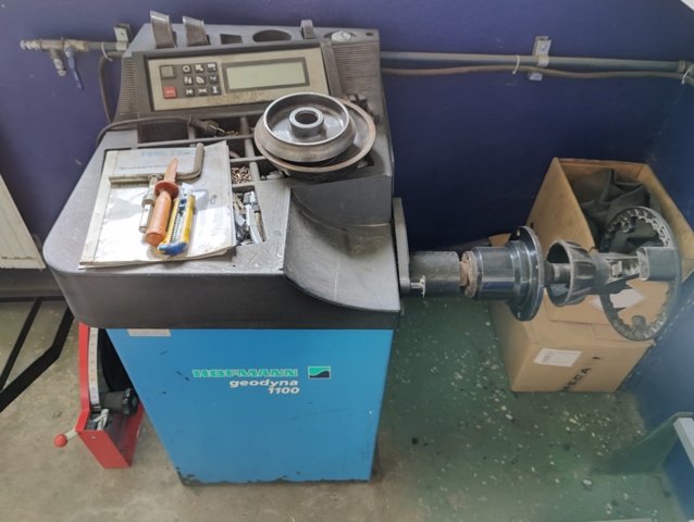 951648-2 Balancing machine Hofmann Geodyna 1100