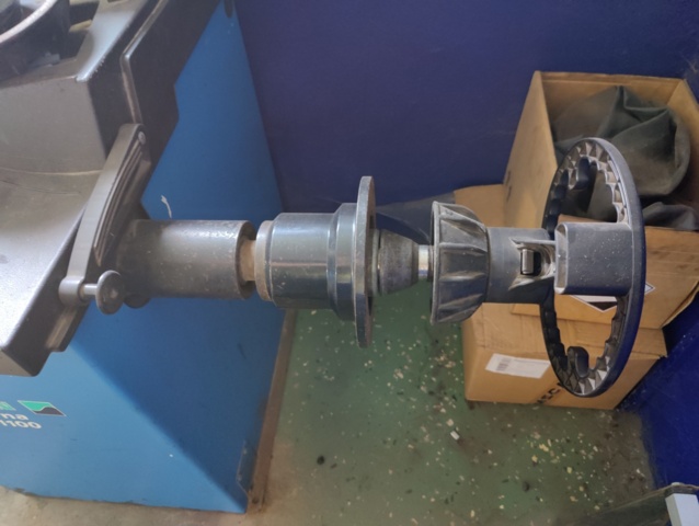 951648-4 Balancing machine Hofmann Geodyna 1100