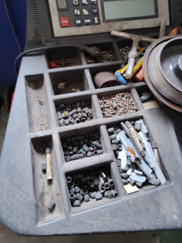 951648-6 Balancing machine Hofmann Geodyna 1100