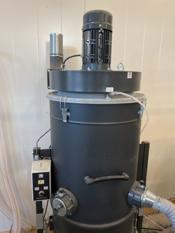 946076-3 Metal chip extraction