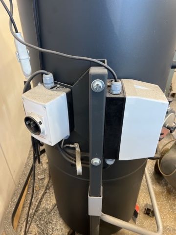 946076-4 Metal chip extraction