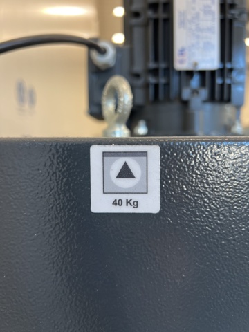 946076-8 Metal chip extraction