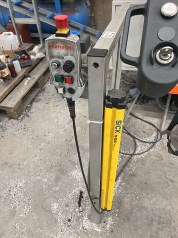 946080-6 CNC Mill Elumatic SBZ 122