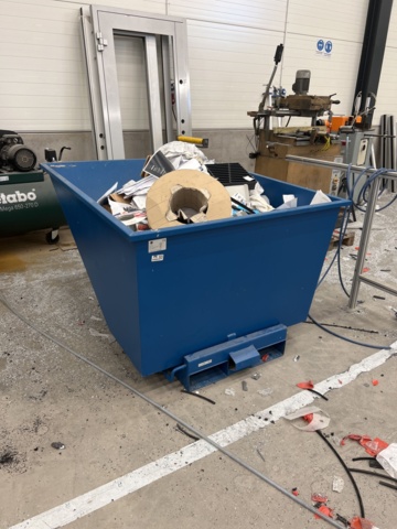 946084-1 Dump container, 900L