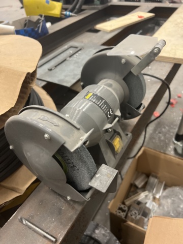 946094-5 Scissor lift table with bench grinder and vise