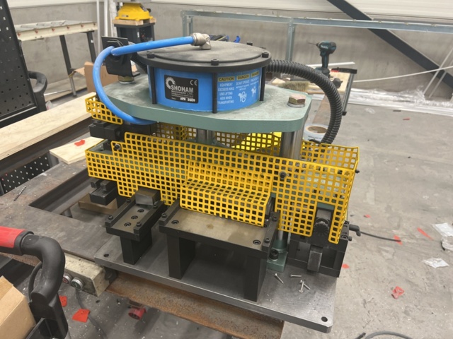 946095-3 Press tool Shoham