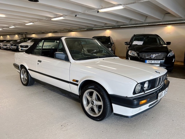951909-5 BMW 318i Cabriolet - 1992
