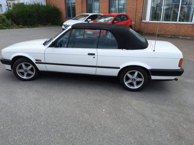 951909-7 BMW 318i Cabriolet - 1992
