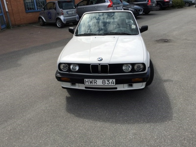951909-8 BMW 318i Cabriolet - 1992
